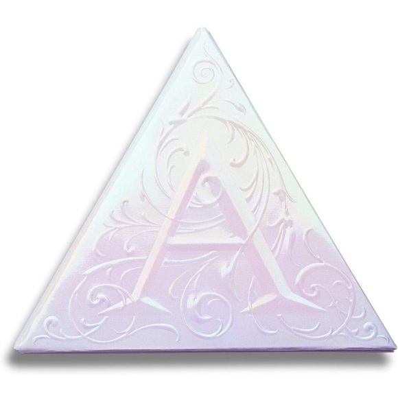 KVD alchemist Holographic Palette. - Picture 6 of 12